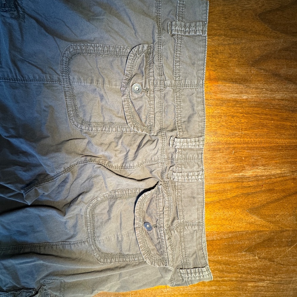 Calvin Klien Jeans, Cropped Cargo Pants Army Green SZ 16 - Picture 4 of 11